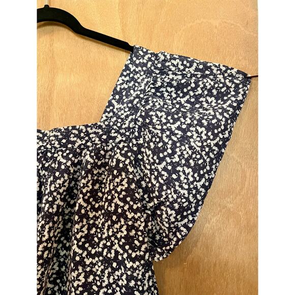 Vince Camuto Floral Flutter Sleeve Top | Square Neck Blouse Size Medium - Picture 4 of 8